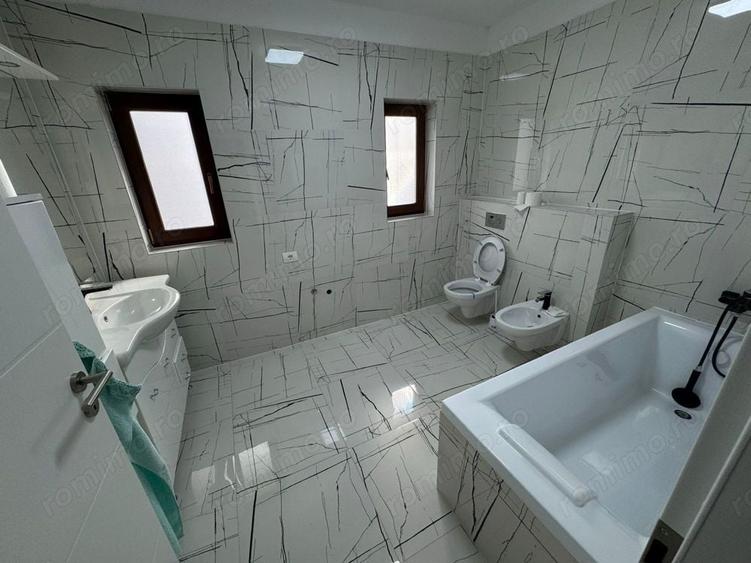 Casă cu 5 camere cu Teren 350 Mp în Giroc
