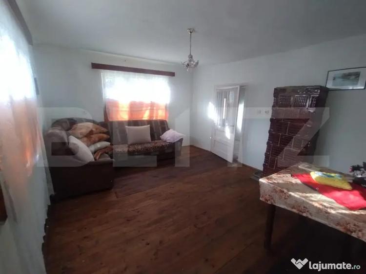 Casa 2 camere 70mp,+teren intravilan 1646 mp,zona Comunei Si - 10