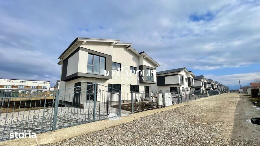 Casă cu 4 camere cu Teren 300 Mp în Central