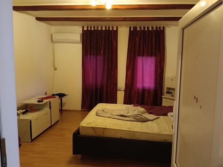 Casă cu 3 camere în Schei