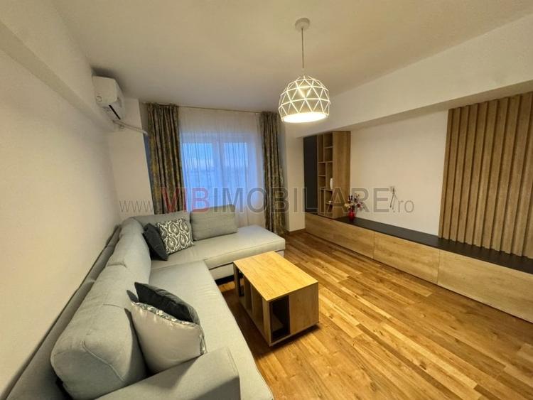 Apartament cu 3 camere semidecomandat în Crângași