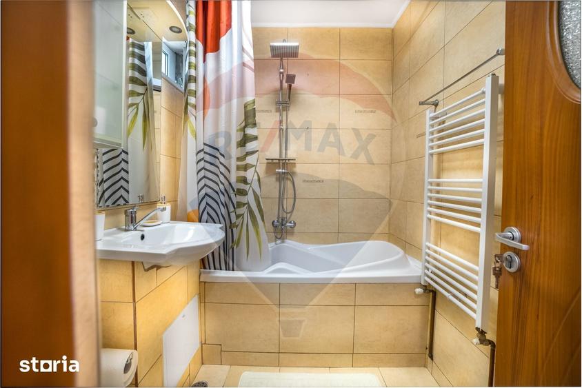 Apartament cu 3 camere decomandat în Vlahuță