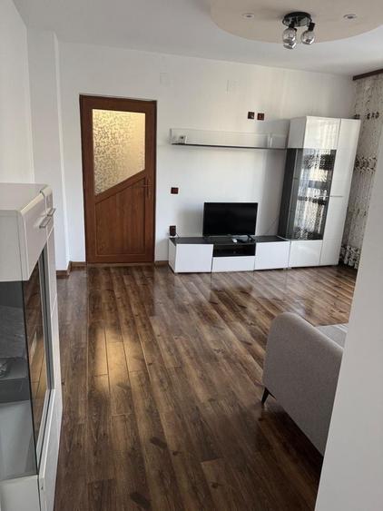 Apartament cu 2 camere decomandat în Tribunal