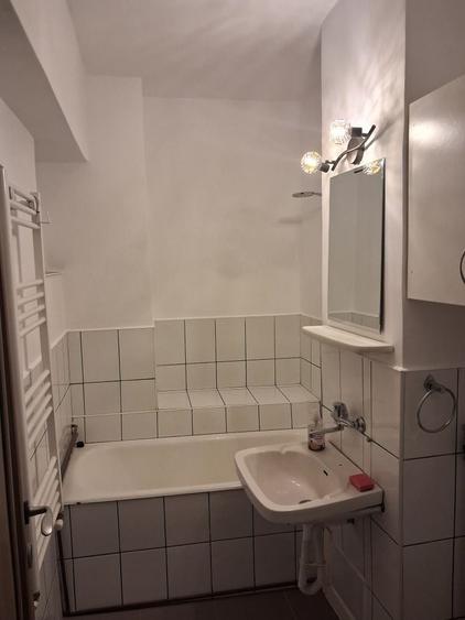 Garsonieră decomandată în Traian