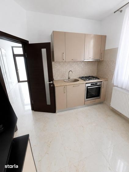 Casă cu 2 camere cu Teren 400 Mp în Central