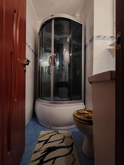 Apartament cu 3 camere semidecomandat în Dacia