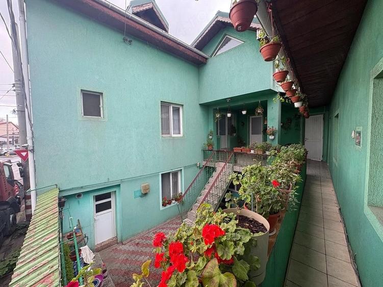 Casă cu 4 camere cu Teren 450 Mp în Central