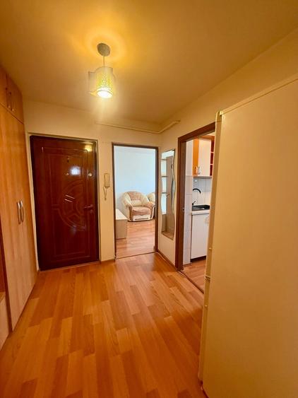 Apartament cu 3 camere decomandat, mobilat în Canta