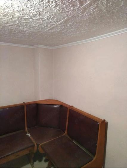 Casă cu 5 camere cu Teren 240 Mp în 23 August