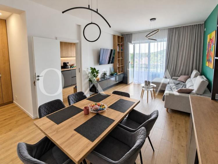 Apartament cu 3 camere semidecomandat, mobilat în Giroc