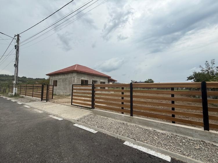 Casă individuală cu 3 camere cu Teren 580 Mp în Toculești