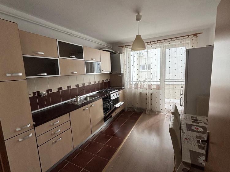Casă cu 2 camere decomandat în Turnișor