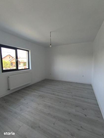Casă cu 4 camere cu Teren 325 Mp în Valea Adâncă