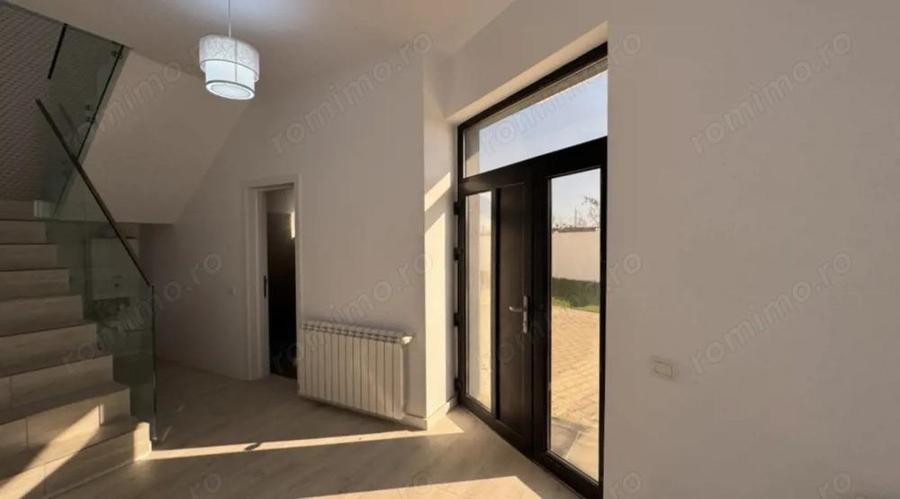 Casă cu 3 camere cu Teren 400 Mp în Bordei