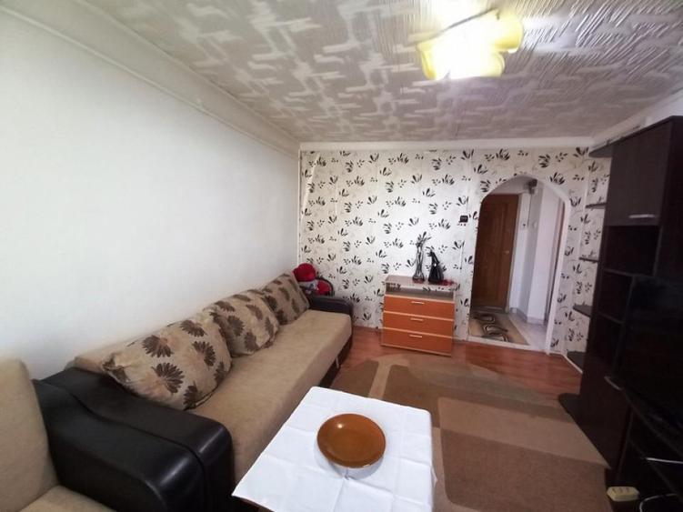 Apartament cu 2 camere decomandat, mobilat în Vest