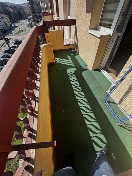 Apartament cu 4 camere decomandat în Central