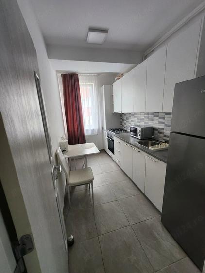 Apartament cu 2 camere decomandat în Roșu