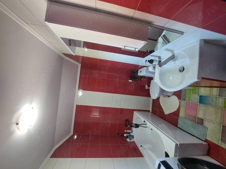 Casă cu 7 camere cu Teren 300 Mp în Năvodari