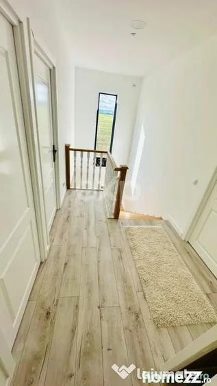 Casă cu 4 camere cu Teren 550 Mp în Săcueni