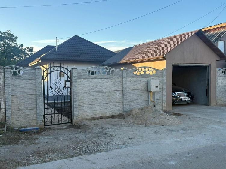 Casă cu 3 camere în Vadu Pașii
