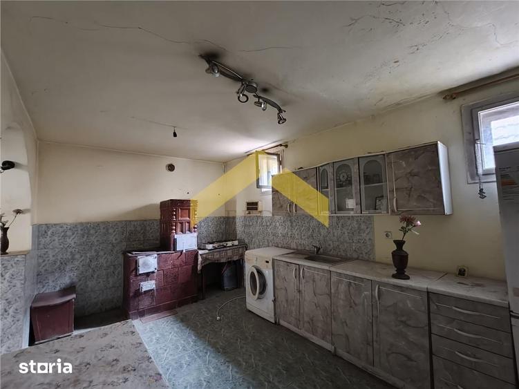 Casă cu 4 camere cu Teren 1199 Mp în Central