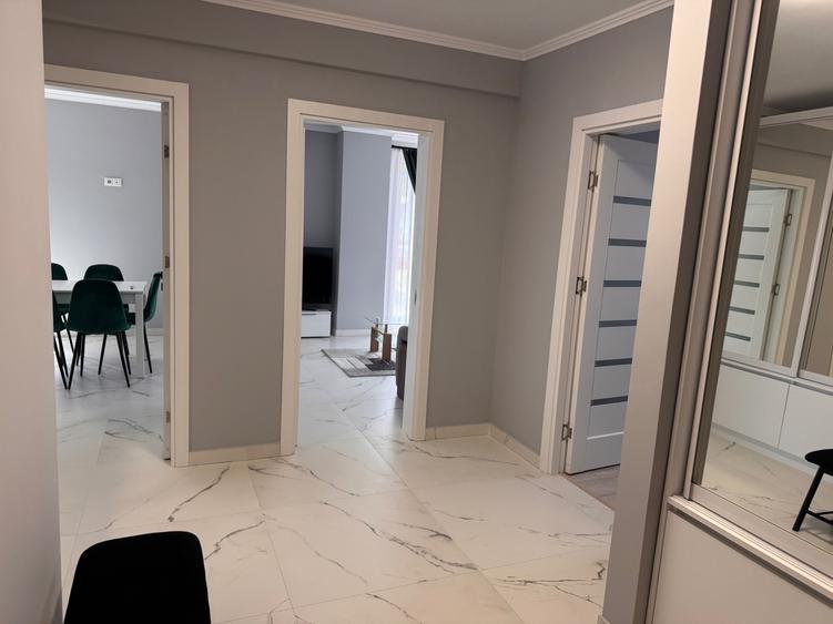 Apartament cu 2 camere decomandat în Livezeni