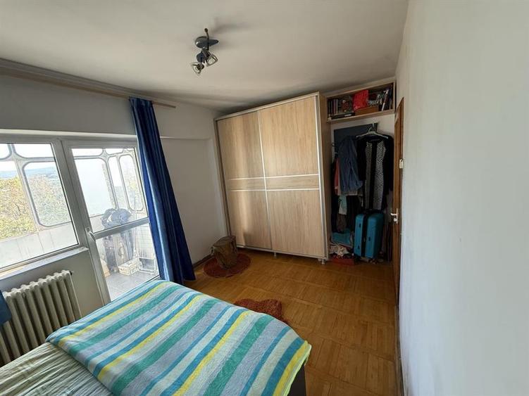 Apartament cu 3 camere decomandat, mobilat în Baza 3