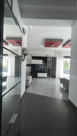 Apartament cu 2 camere decomandat în Europa
