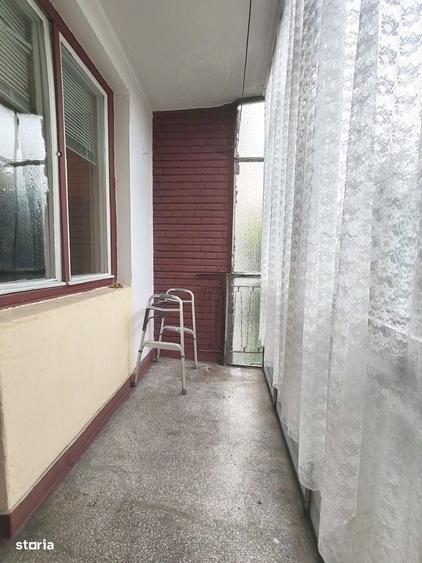 Apartament cu 2 camere semidecomandat în Calea București