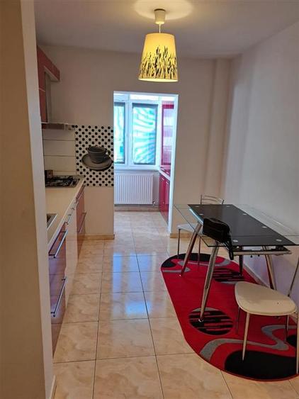 Apartament cu 3 camere decomandat în Baza 3
