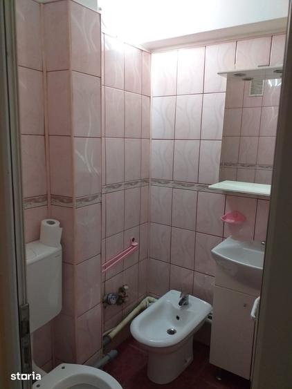 Apartament cu 3 camere decomandat în Micro 17