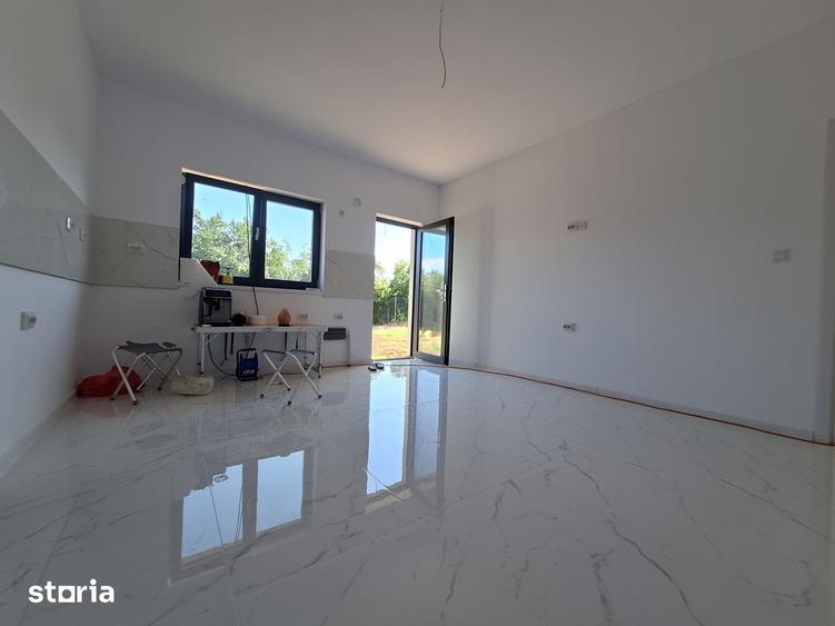 Casă cu 4 camere cu Teren 417 Mp în Giarmata