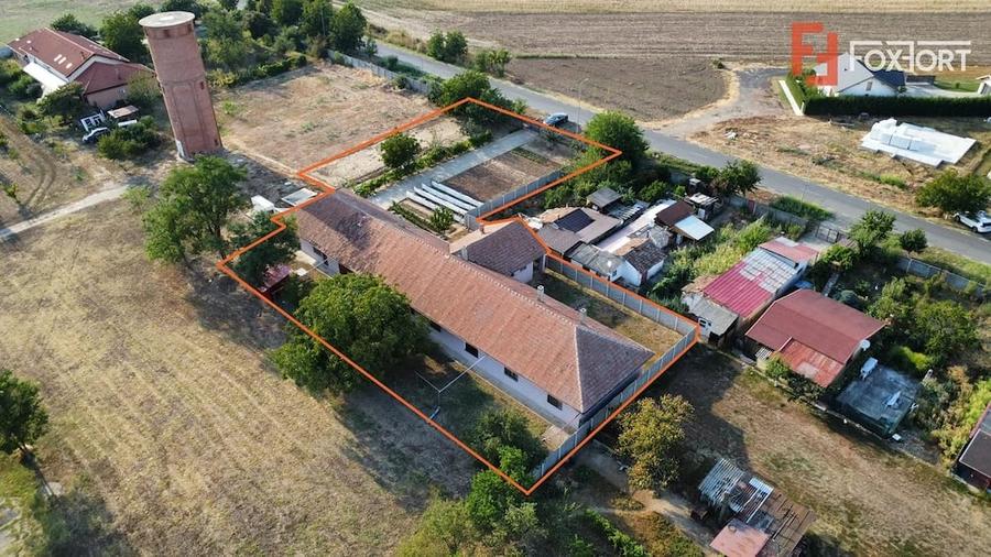 Spațiu comercial, de 382 mp, în Peciu Nou