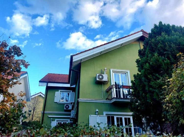 Casă cu 5 camere cu Teren 255 Mp în Iancu Nicolae