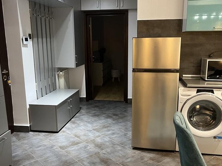 Apartament cu 2 camere decomandat, mobilat în Decebal