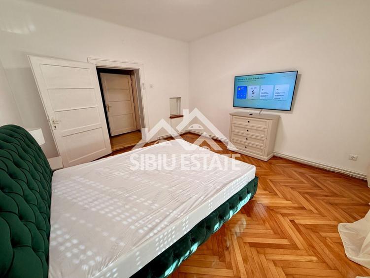 Casă individuală cu 5 camere cu Canalizare în Trei Stejari