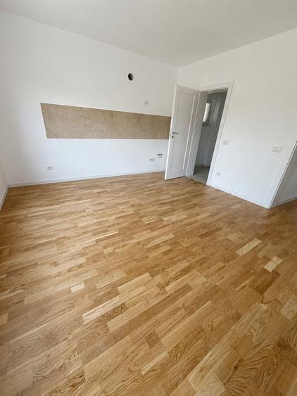 Casă individuală cu 4 camere cu Garaj în Cetate