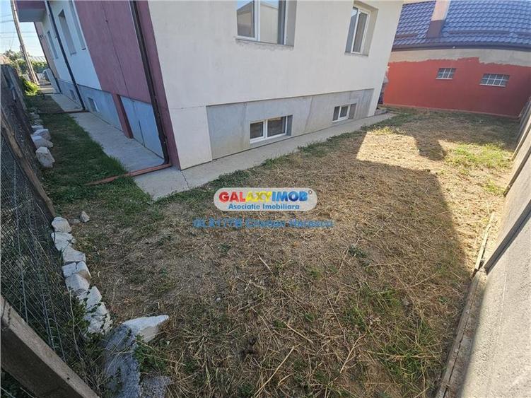 Apartament cu 3 camere semidecomandat în Sud-Vest