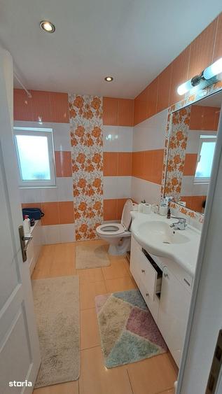 Casă cu 5 camere cu Teren 800 Mp în Valea Borcutului