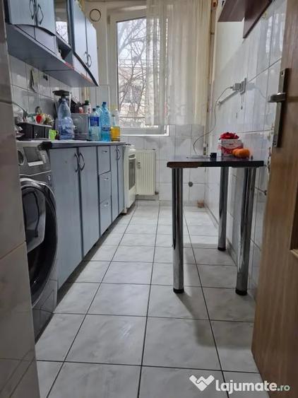 Garsonieră decomandată în Berceni