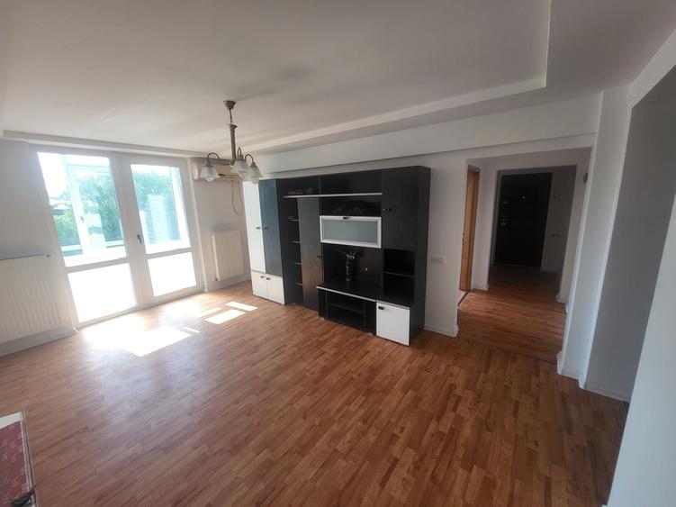 Apartament cu 3 camere decomandat în Ultracentral