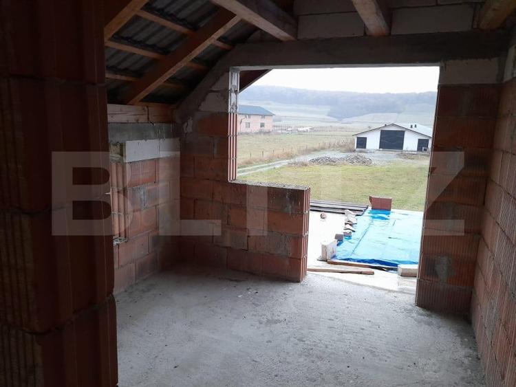 Casă individuală cu 4 camere cu Canalizare în Cepari