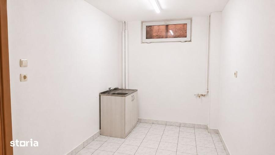 Apartament cu 3 camere semidecomandat în Pantelimon