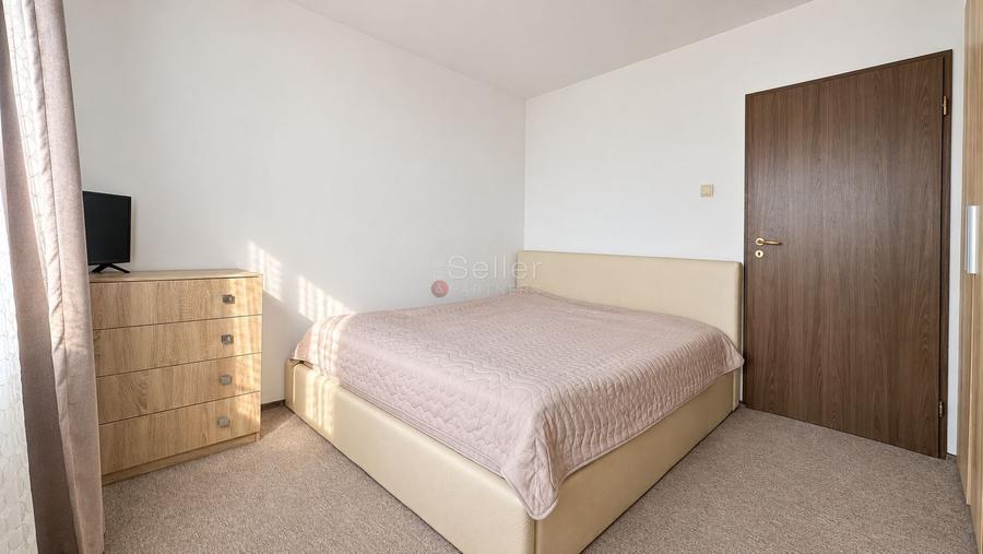 Apartament cu 3 camere decomandat, mobilat în Central