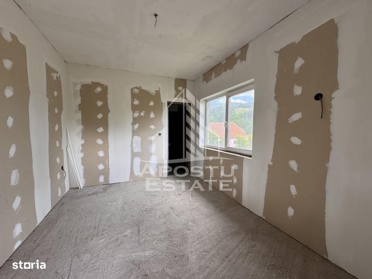 Casă cu 4 camere în Fărcădin