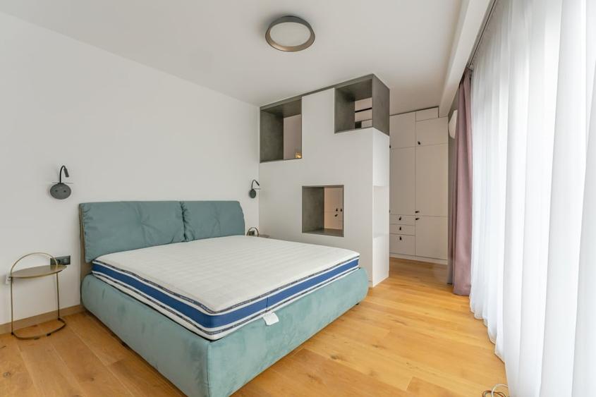 Apartament cu 4 camere decomandat, mobilat în Ultracentral