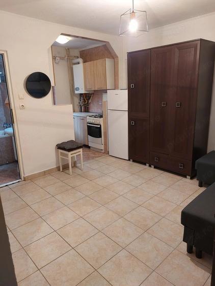 Garsonieră decomandată în Soarelui