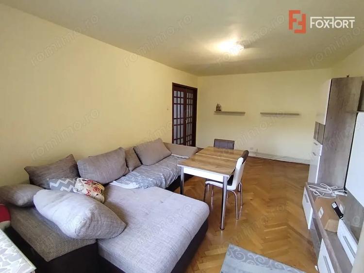 Apartament cu 3 camere decomandat în Soarelui