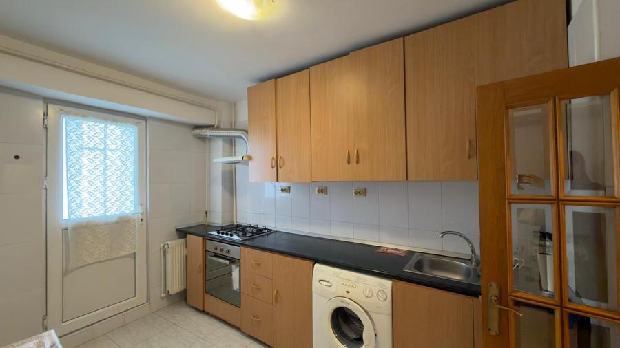 Apartament cu 2 camere decomandat, mobilat în Micro 21