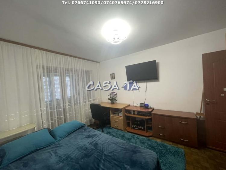 Apartament cu 3 camere semidecomandat, mobilat în Unirii